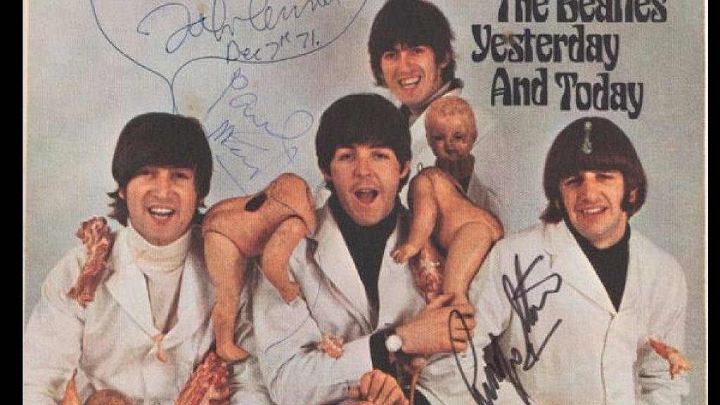 Das Album «Yesterday and Today» erschien 1966 in den USA. Nach Kritik am Cover mit Babypuppen und Fleischteilen wurde das Album mit einem neuen Titelbild herausgebracht.