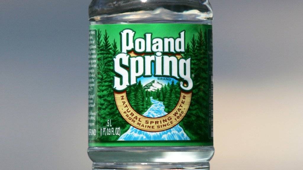 Gegen die Mineralwassermarke «Poland Spring» - im Besitz des Schweizer Nahrungsmittelriesen Nestlé - ist in den USA eine Sammelklage von elf Kunden eingereicht worden. (Archivbild)