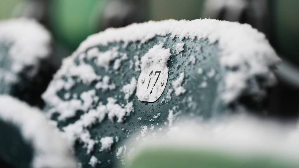 Der Kybunpark versinkt im Schnee.