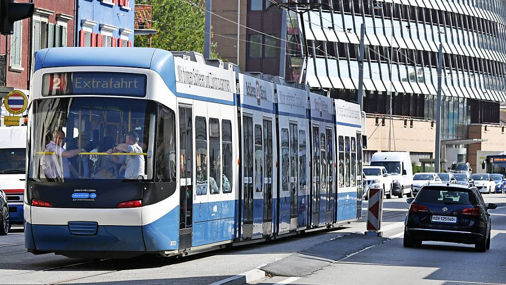 Durch die Zusammenarbeit des ZVV mit Google Maps wird der Ticket-Kauf erleichtert.