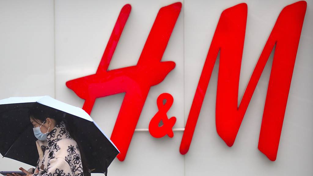 Die Geschäfte beim Moderiesen H&M laufen wieder wie am Schnürchen. (Archivbild)