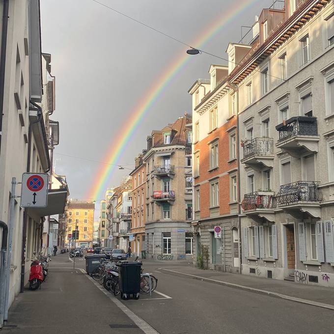 Regenbogen versüsst Zürcherinnen und Zürchern den Start ins Weekend