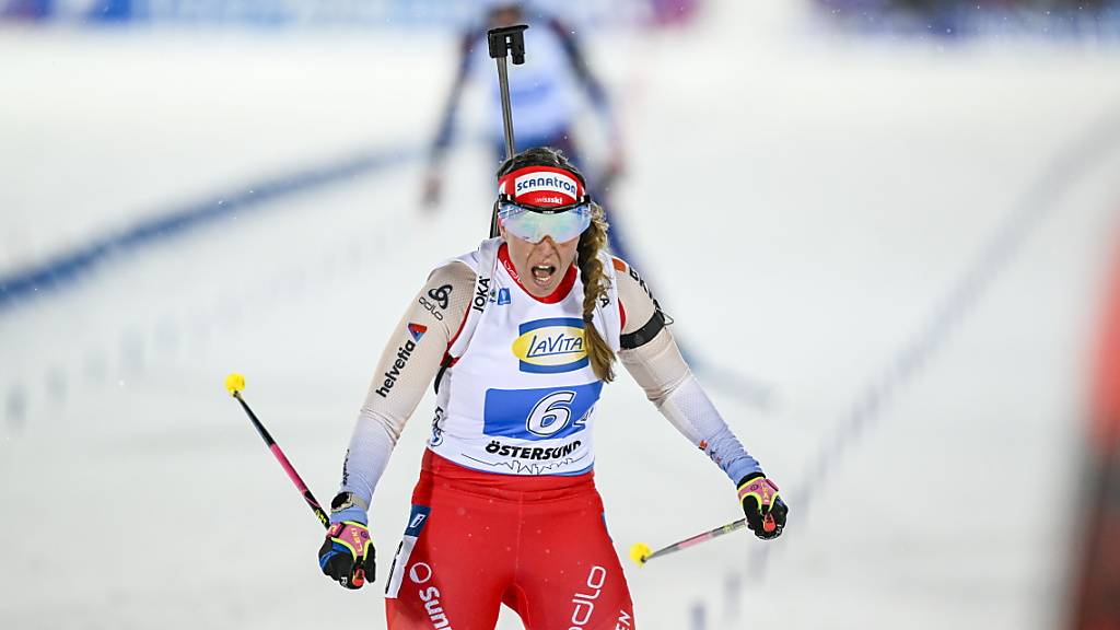 Schlussläuferin Lena Häcki-Gross sicherte der Schweizer Frauen-Staffel in Östersund den 4. Platz