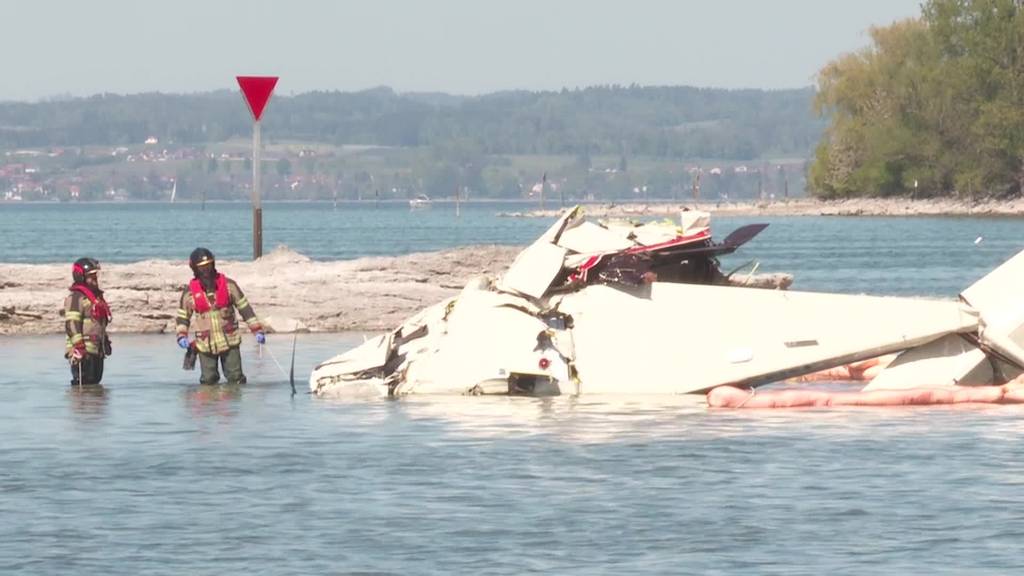 Unglück: In Staad stürzt ein Kleinflugzeug ins Wasser