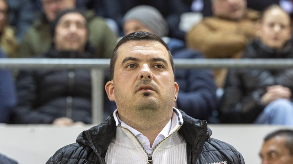 Aaraus Trainer Brunello Iacopetta muss mitansehen, wie sein Team den Leader Vaduz auf vier Punkte davonziehen lassen muss