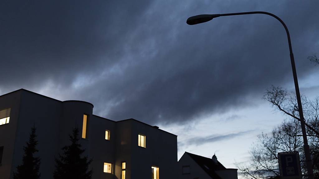 Die Beratungen wegen Suizidgedanken bei Kindern und Jugendlichen haben laut der Stiftung Pro Juventute innerhalb eines Jahres um 26 Prozent zugenommen. (Symbolbild)