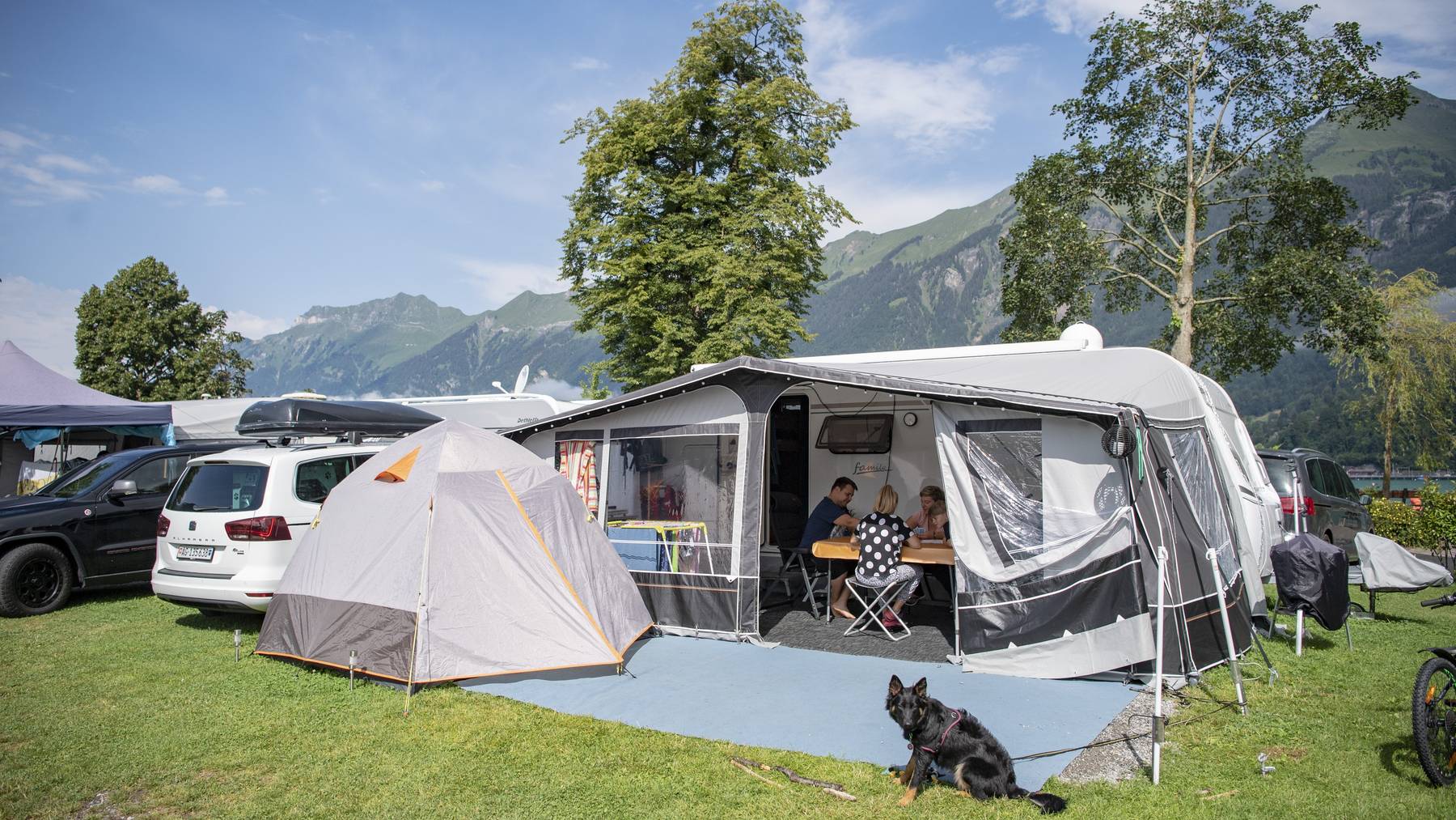 Begehrte Campingplätze: In der Sommersaison wurden fast 800'000 Logiernächte mehr  verzeichnet als in Sommer 2019.