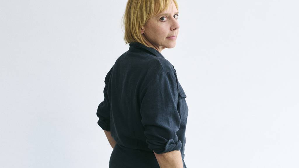 Michèle Gurtner hat sich als Schauspielerin und Theatermacherin in der Westschweiz und in Frankreich einen Namen gemacht. Für ihre zumeist experimentellen Bühnenprojekte und ihre schauspielerischen Leistungen wird sie mit dem Schweizer Grand Prix Darstellende Künste/Hans-Reinhart-Ring 2026 geehrt.