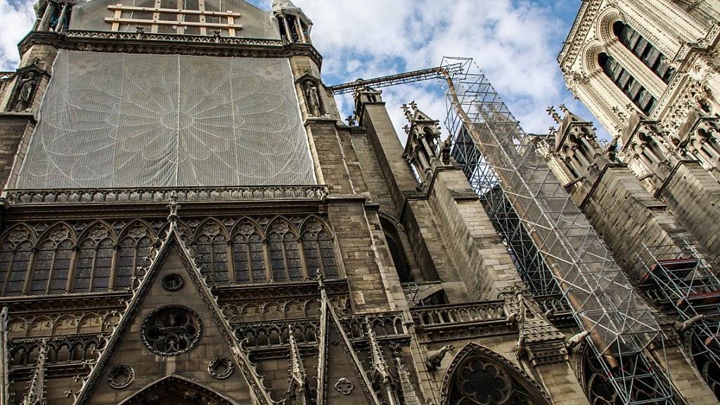 Ab kommender Woche soll der wegen der Gefahr von Bleivergiftungen gestoppte Wiederaufbau der Pariser Kathedrale Notre-Dame wieder aufgenommen werden.