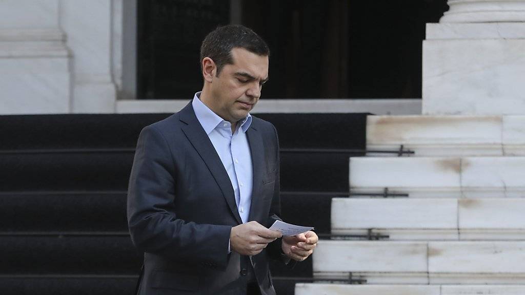 Griechenlands Ministerpräsident Alexis Tsipras hat angekündigt, sich einer Vertrauensabstimmung im Parlament zu stellen.