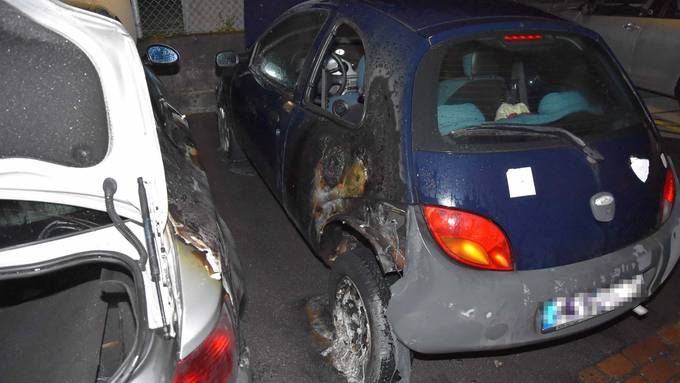 Zwei Autos abgebrannt – über 10'000 Franken Sachschaden