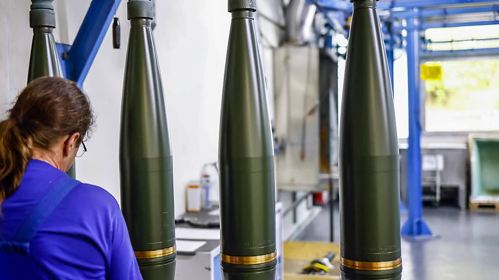 Rheinmetall hat in Litauen den nächsten Schritt für den Bau eines neuen Werks zur Herstellung von 155-Millimeter-Artilleriegeschossen gemacht. Denn der baltische Staat und dessen Verbündete benötigen mehr Munition für die eigenen Truppen und die Unterstützung der Ukraine. (Archivbild)