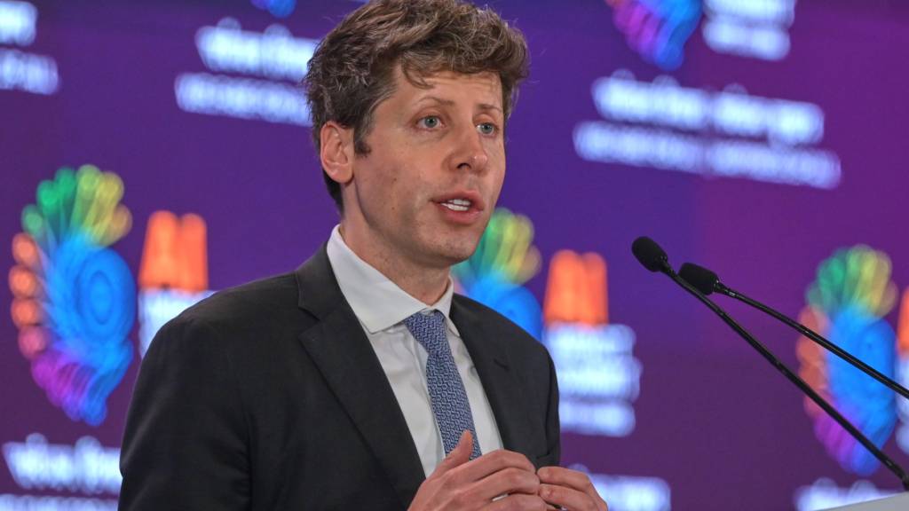 ARCHIV - Sam Altman, CEO von OpenAI, spricht auf dem AI Summit in Neu-Delhi, Indien. Foto: Uncredited/AP/dpa