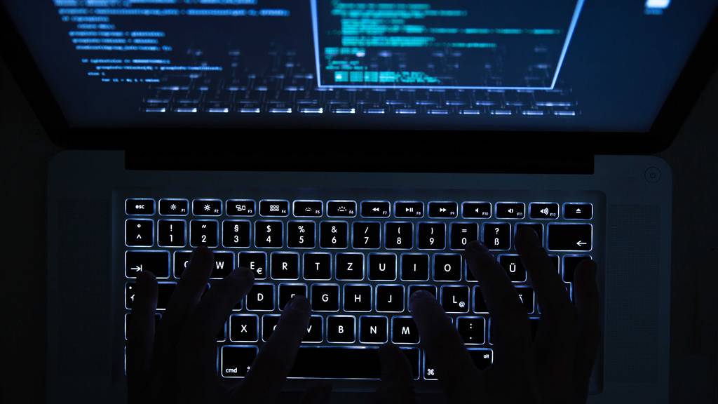 Cyberangriffe im Internet nehmen zu - auch im Kanton Bern.