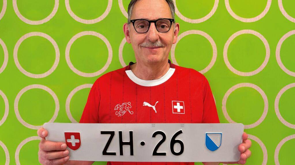 Der Kanton versteigert das Nummernschild «ZH 26». Im Bild Sicherheitsdirektor Mario Fehr (parteilos).