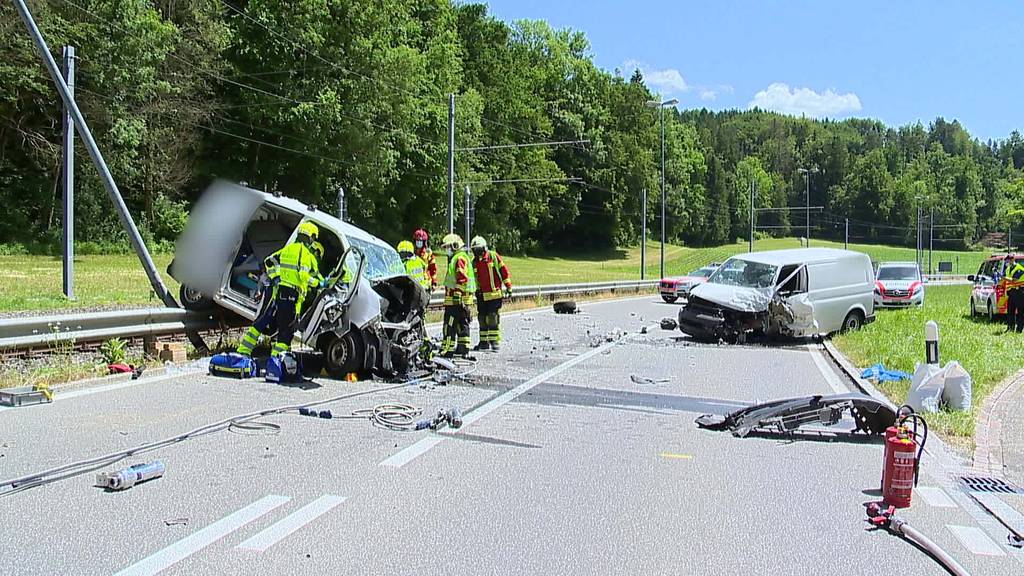 Kurznachrichten: Heftiger Unfall, Ausbau, Sperrung, Aktion