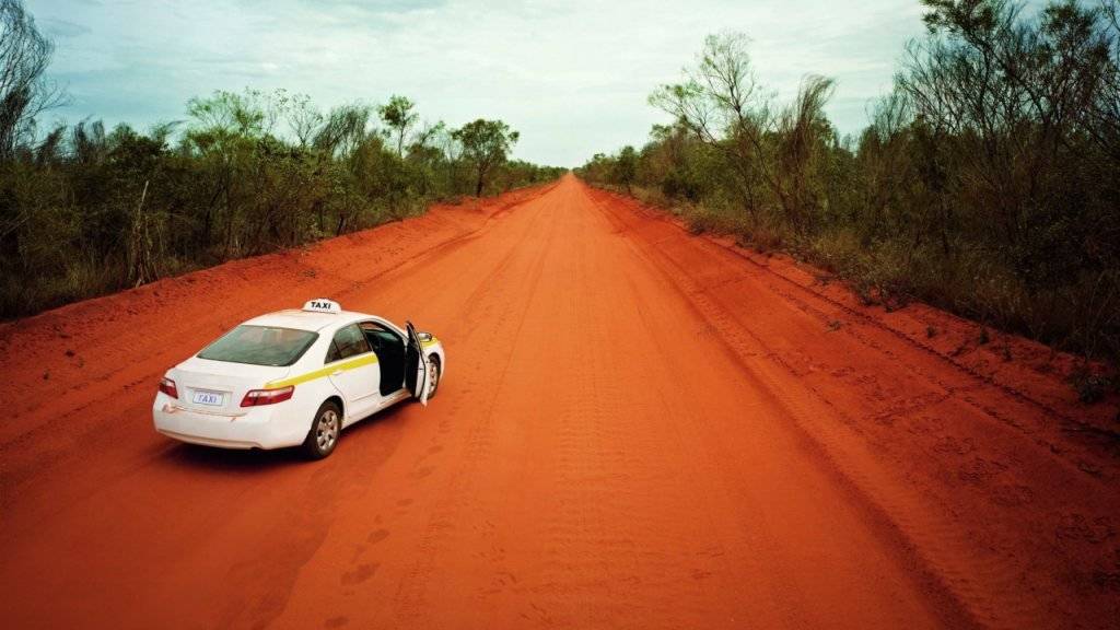 Bei einer Strolchenfahrt sind in Australien vier Kinder mit einem gekaperten Auto rund 1000 Kilometer gefahren. (Symbolbild)