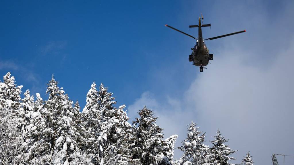 Die sechs Studenten wurden mit dem Helikopter gerettet. (Symbolbild)