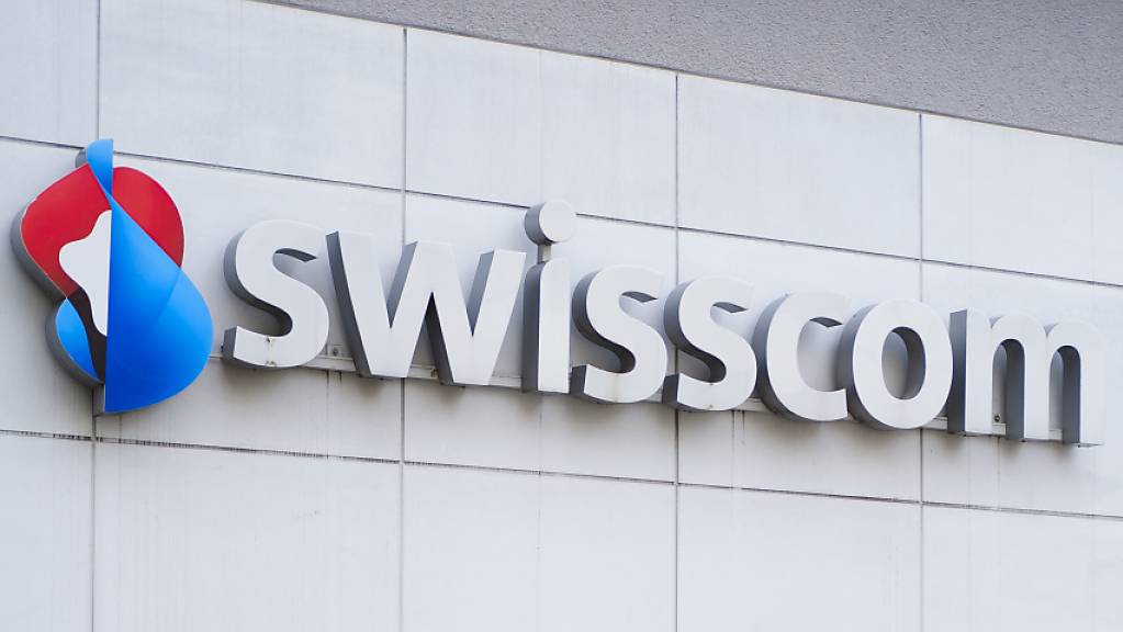 Die neuen Angebote der Swisscom stossen Mitbewerbern auf. (Archivbild)