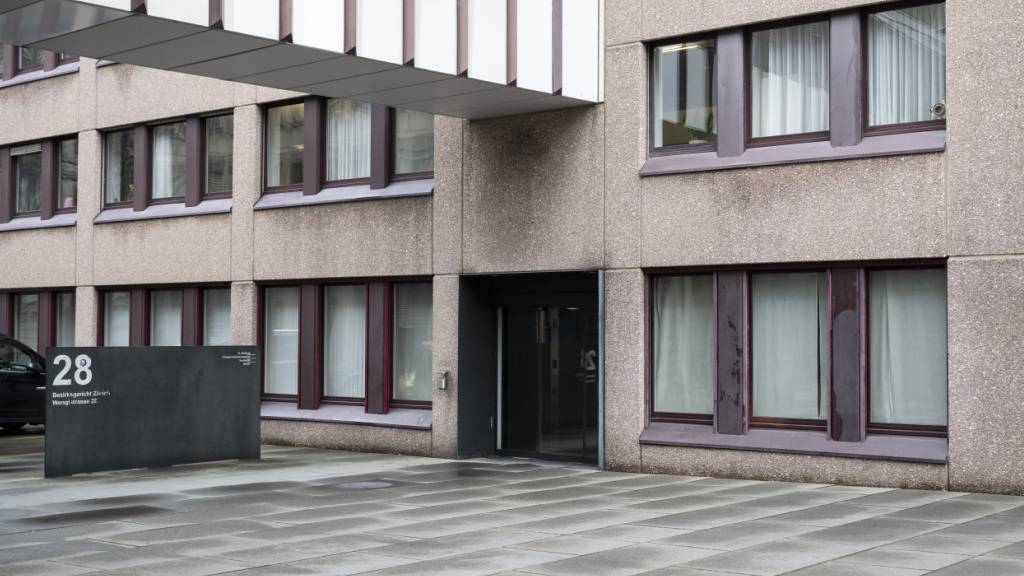 82-Jährige soll in Zürich Nachbarin übel beschimpft haben