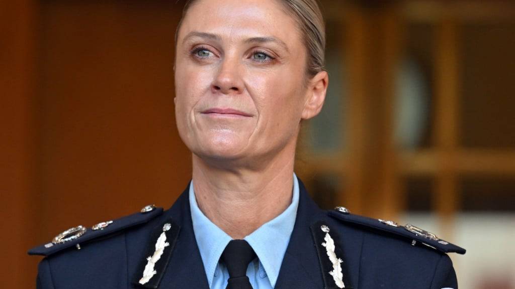 Die neue Chefin der australischen Bundespolizei (AFP), Krissy Barrett, bei einer Pressekonferenz im Parlamentsgebäude. Foto: Mick Tsikas/AAP/dpa