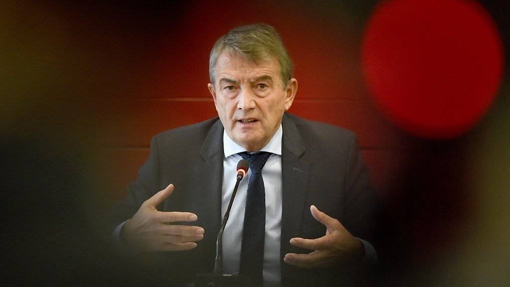 Wolfgang Niersbach übernimmt die politische Verantwortung und tritt als DFB-Präsident zurück