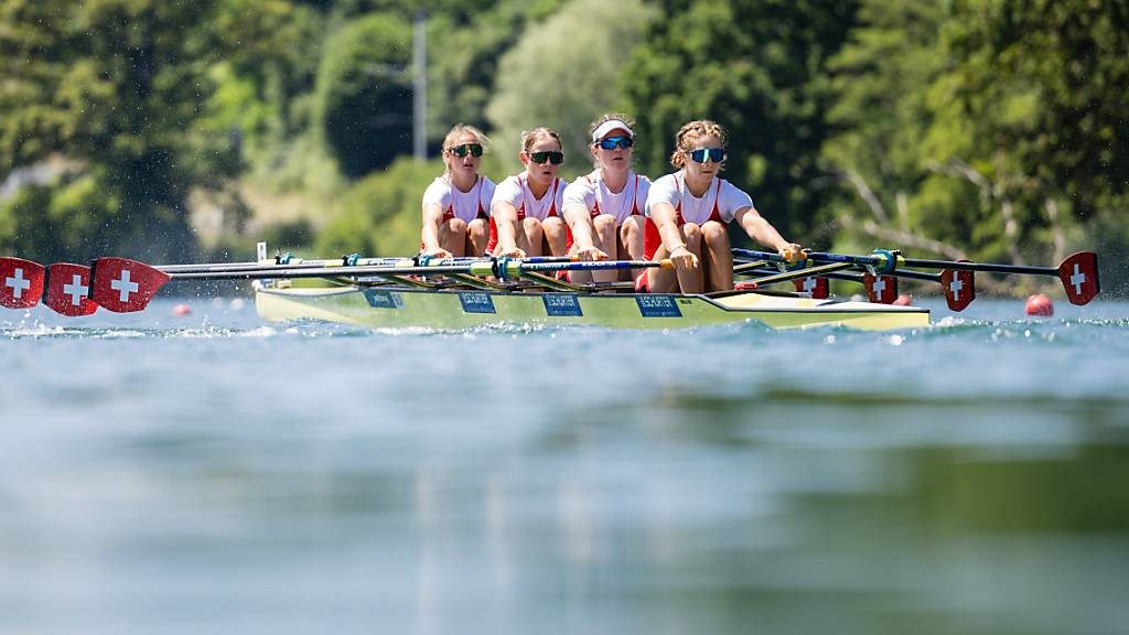 Der Schweizer Doppelvierer der Frauen nahm an der WM in Belgrad die erste Hürde