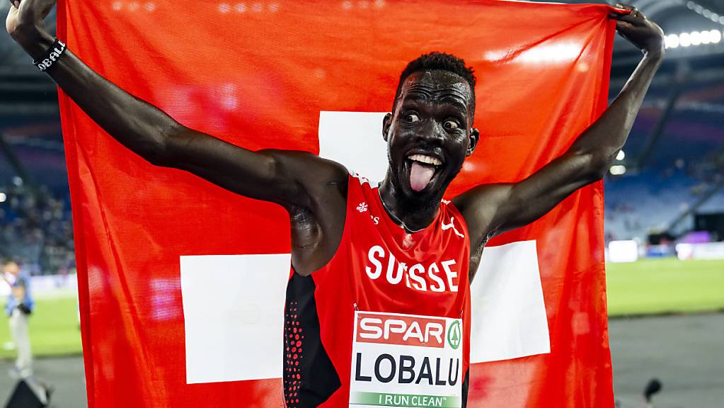 Überschwängliche Freude: Dominic Lobalu nach dem Bronze-Coupe mit der Flagge seiner neuen Heimat