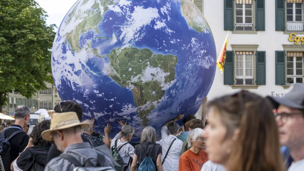 Laut einer neuen Studie bewegen Geschichten und Bilder Menschen eher zum Klimaschutz als wissenschaftliche Fakten. (Symbolbild)