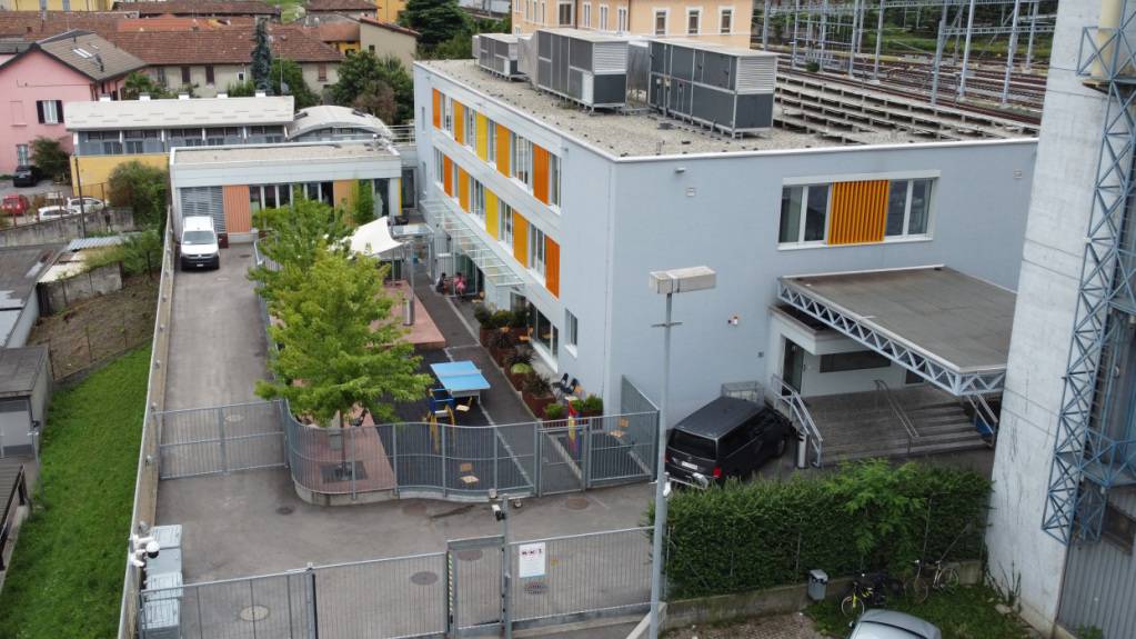 Das Bundesasylzentrum in Chiasso TI ist eines der sechs Zentren, die vorübergehend schliessen. (Archiv)