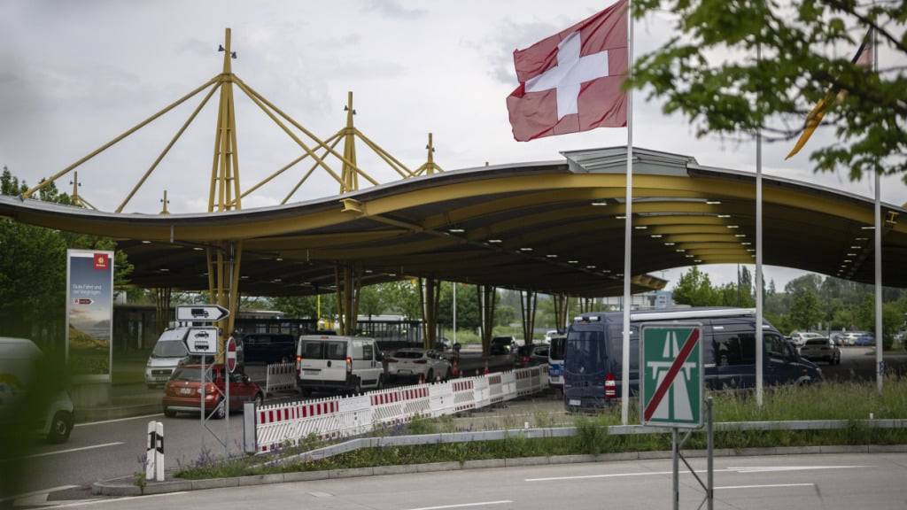 Die Schweizer Behörden haben bislang keine Hinweise auf illegale Zurückweisungen von Asylsuchenden aus Deutschland. (Archivbild)