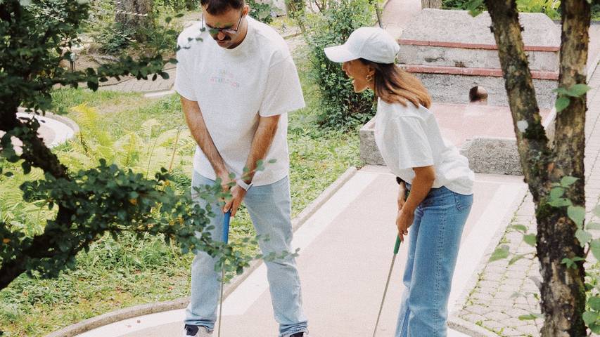 Gewinne ein Saisonabo fürs Minigolfen in der Sportanlage Dolder