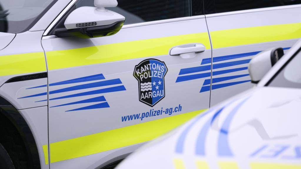Die Polizei hat in einem Pflegeheim in Baden eine 81-jährige Bewohnerin tot aufgefunden. Ihr Ehemann hat eingeräumt, dafür verantwortlich zu sein. (Symbolbild)