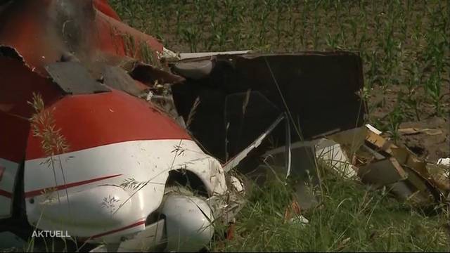 Tragisches Unglück: Flugzeug stürzt nahe der Grenze ab