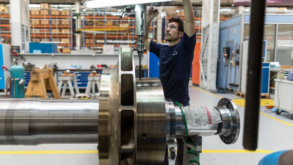 Junge Maschinenbauer haben es momentan schwer, eine Stelle zu finden. Grund ist die angespannte Lage in der Industrie. (Archivbild)