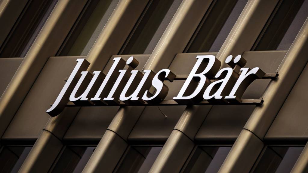 Bei der Privatbank Julius Bär erhält der seit Anfang 2025 amtierende CEO Stefan Bollinger ein Millionensalär zugesprochen. Ein Grossteil davon als Entschädigung für entgangene Zahlungen bei seinem früheren Arbeitgeber.(Archivbild)