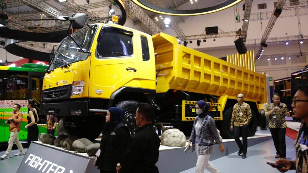Daimler Truck und Toyota legen irhe Asien-Töchter zusammen - im Bild der japanische Lastwagen «Fighter X» der Toyota-Tochter Mitwubishi Fuso. (Archivbild)