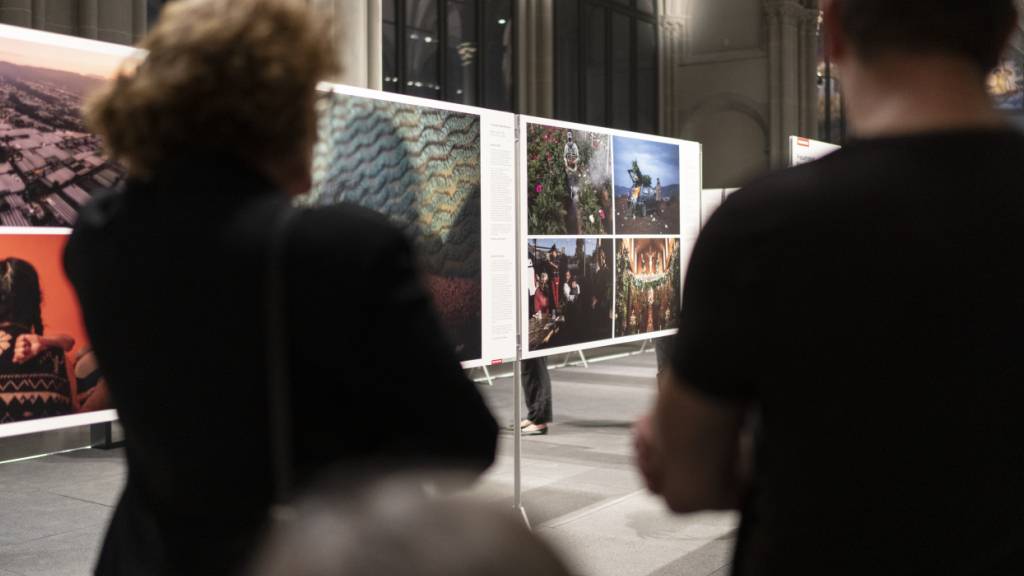 Bald sollen Corine Mauchs Anzüge im Zürcher Landesmuseum hängen. Das Museum widme der abtretenden Stadtpräsidentin eine Ausstellung, schreibt der «Tages-Anzeiger» am 1. April.  (Archivbild)