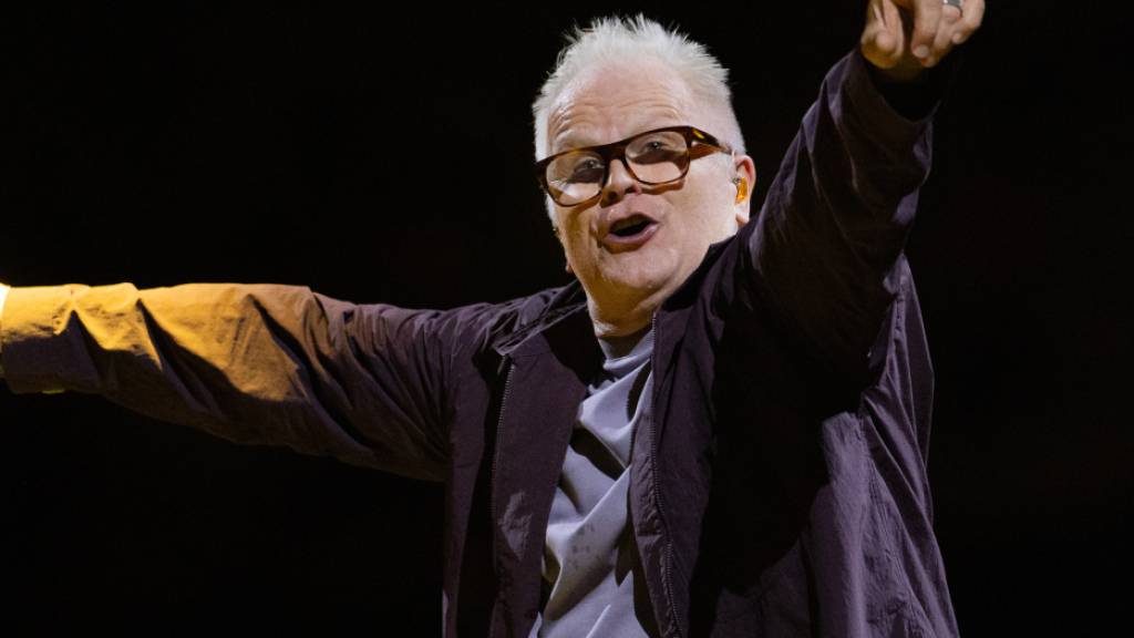 Herbert Grönemeyer kommt Mitte Februar nach Zürich. Nachdem der 69-Jährige aus dem deutschen Bochum in diesem Jahr bereits in Dortmund und Berlin begeisert hat, geht er unter dem Titel «mittendrin- - akustisch» nun auf Tour. (Archivbild)