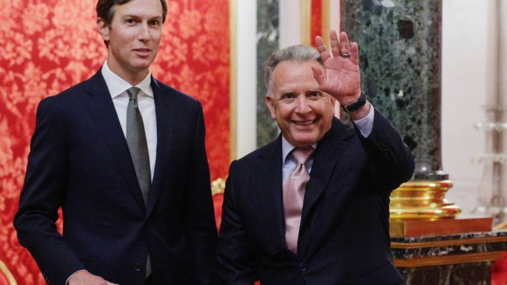 Die Gesandten des US-Präsidenten Donald Trump, Steve Witkoff (r) und Jared Kushner. Foto: Gavriil Grigorov/Pool Sputnik Kremlin/AP/dpa