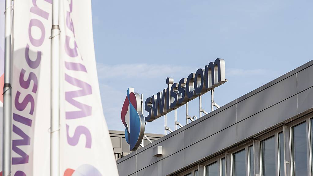 Der Umsatz des Telekomkonzerns schrumpft in der Schweiz weiter, in Italien kann die Swisscom dagegen weiter wachsen. (Archivbild)