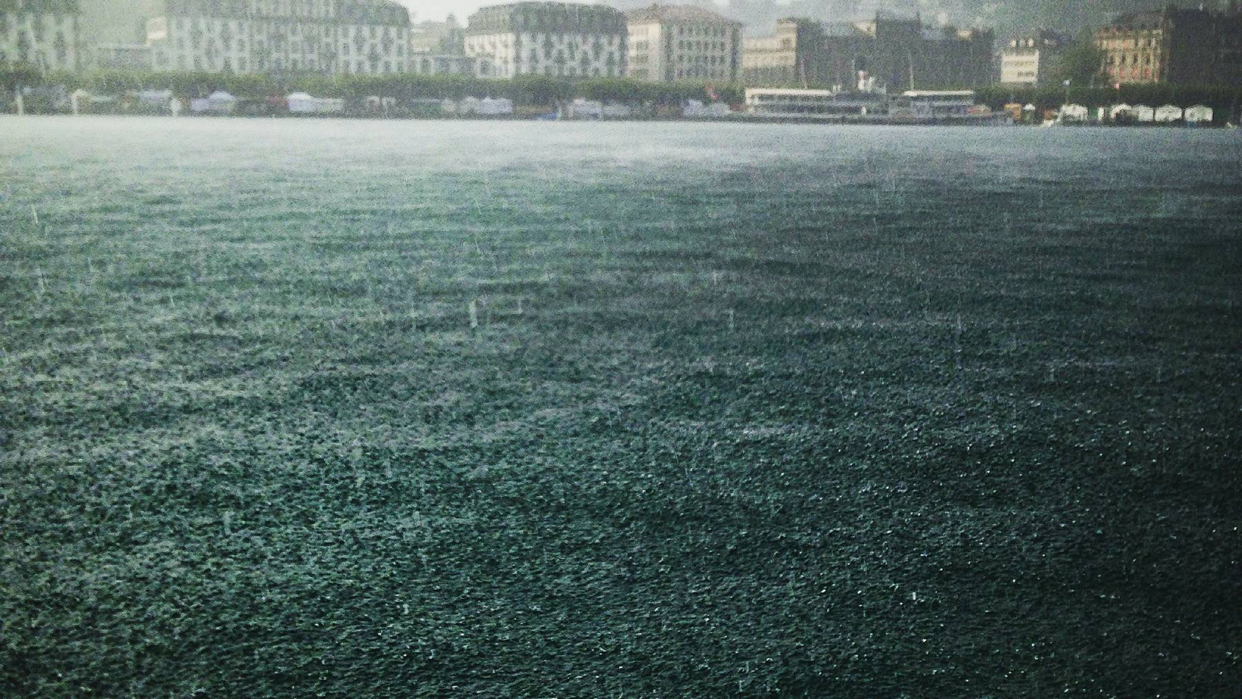 Sonne, Regen und Gewitter an Pfingsten