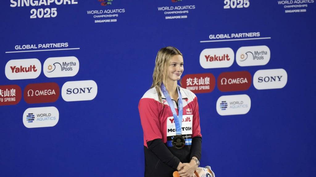 Die Kanadierin Summer McIntosh liess sich in Singapur viermal Gold umhängen