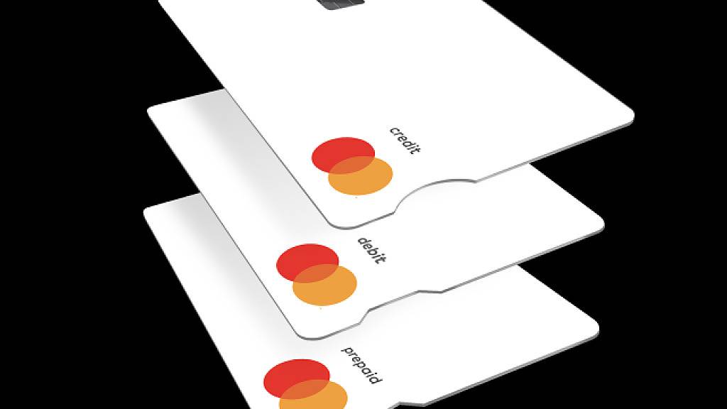 Mastercard lanciert für blinde und sehbehinderte Menschen die Touch Card. Dank Kerben an der kurzen Seite der Karte unterscheiden sich Kredit-, Debit- oder Prepaid-Karten einfacher.(Bild vom Unternehmen)
