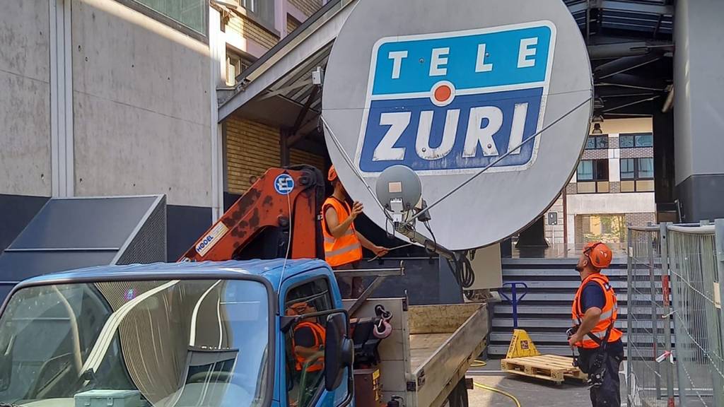 Ende einer Ära: TeleZüri-Antenne vom Steinfels-Dach entfernt