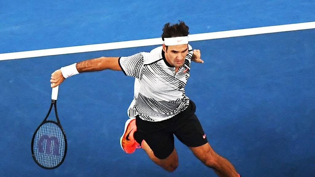 Roger Federer schwingt das Racket mit der nötigen Gelassenheit