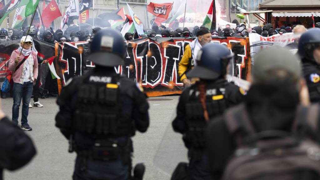 Verletzte und Sachschaden an unbewilligter Palästina-Demo in Bern