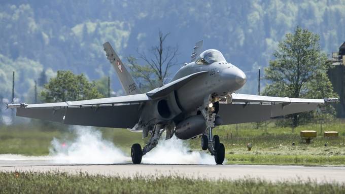 F/A-18-Kampfjets über der Ostschweiz