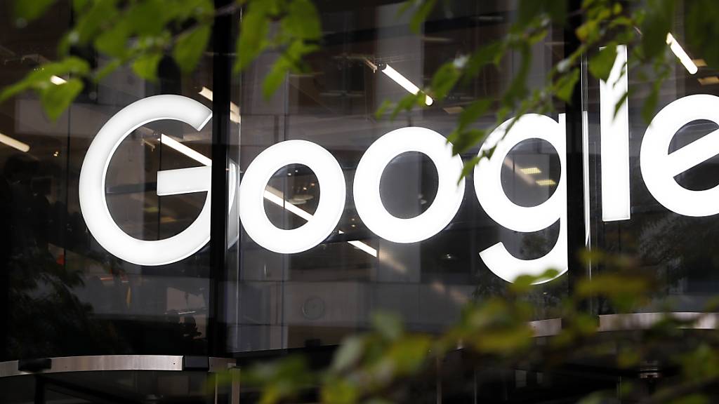 Google kann sich weiter auf seine Stärken verlassen: Im vergangenen Quartal gab es deutliche Zuwächse bei Werbung rund um die Internetsuche und bei der Videoplattform Youtube.(Archivbild)