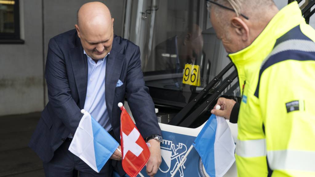 Zum Knabenschiessen fahren VBZ-Trams wieder festlich geschmückt